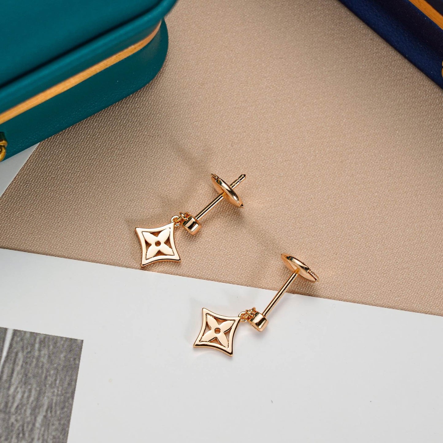 [Elowen Jewels]STAR EARRINGS GOLD