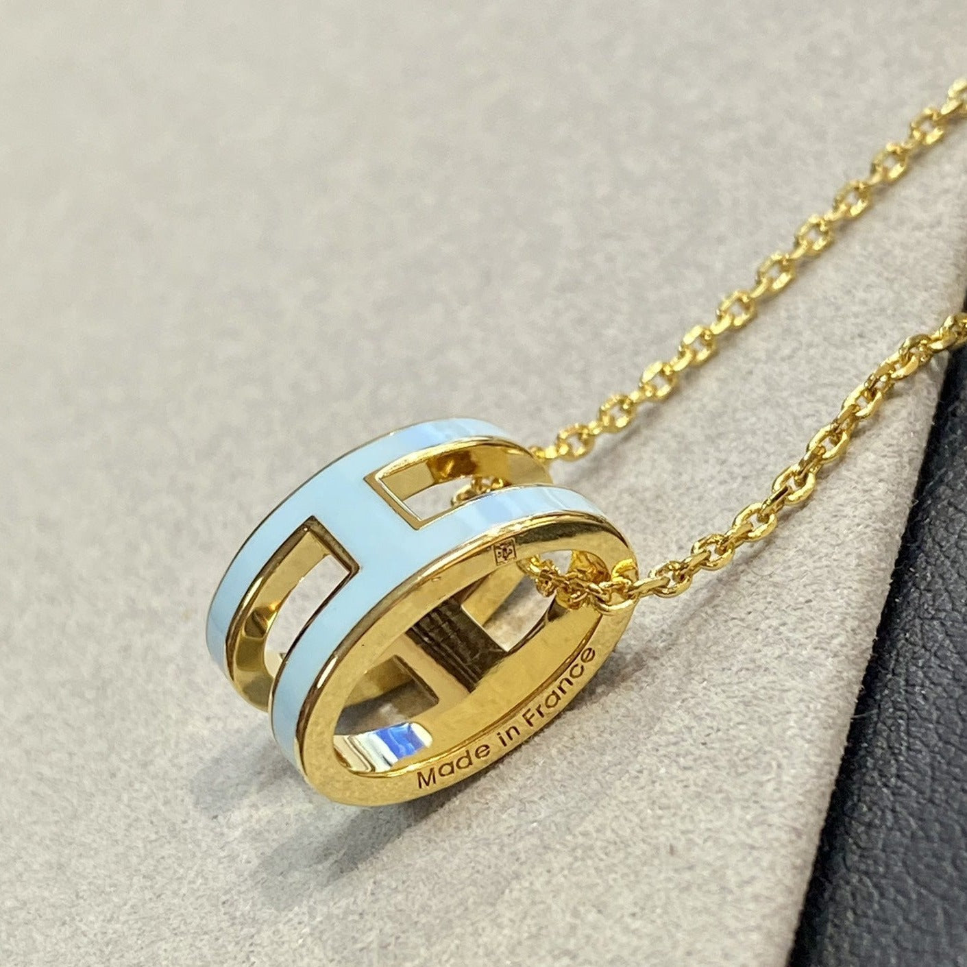 [Elowen Jewels]POP H LIGHT BLUE NECKLACE