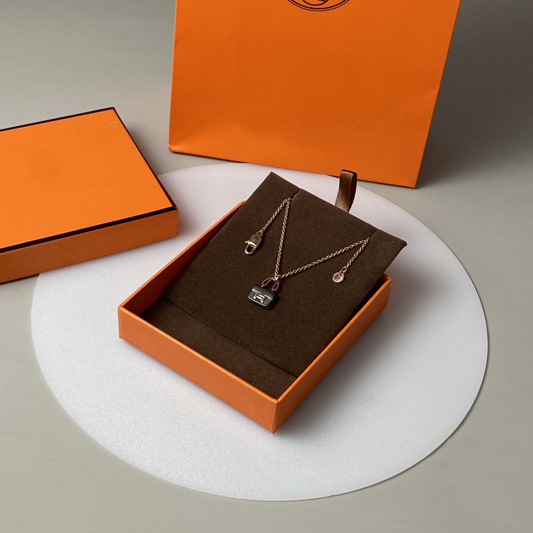 [Elowen Jewels]CONSTANCE BLACK PEDANT PINK GOLD NECKLACE