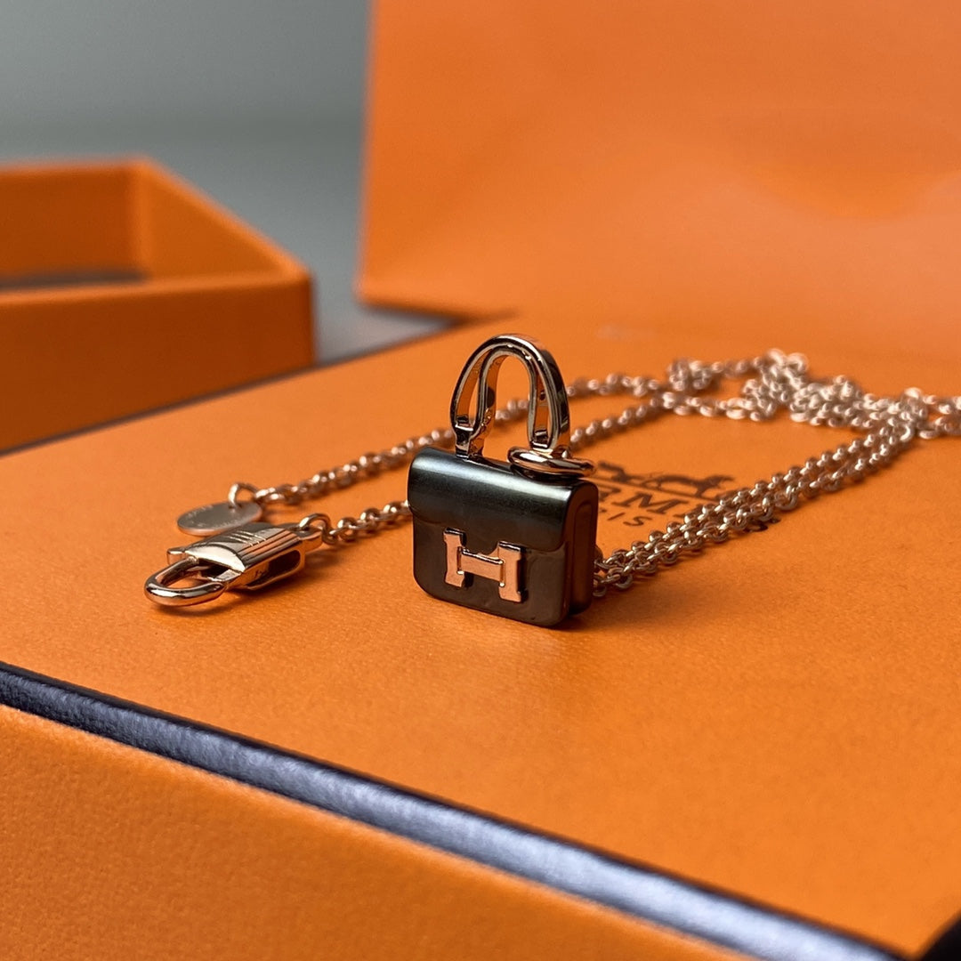 [Elowen Jewels]CONSTANCE BLACK PEDANT PINK GOLD NECKLACE