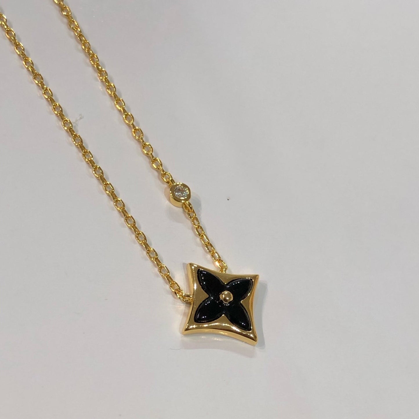 [Elowen Jewels]STAR BLACK MOP NECKLACE