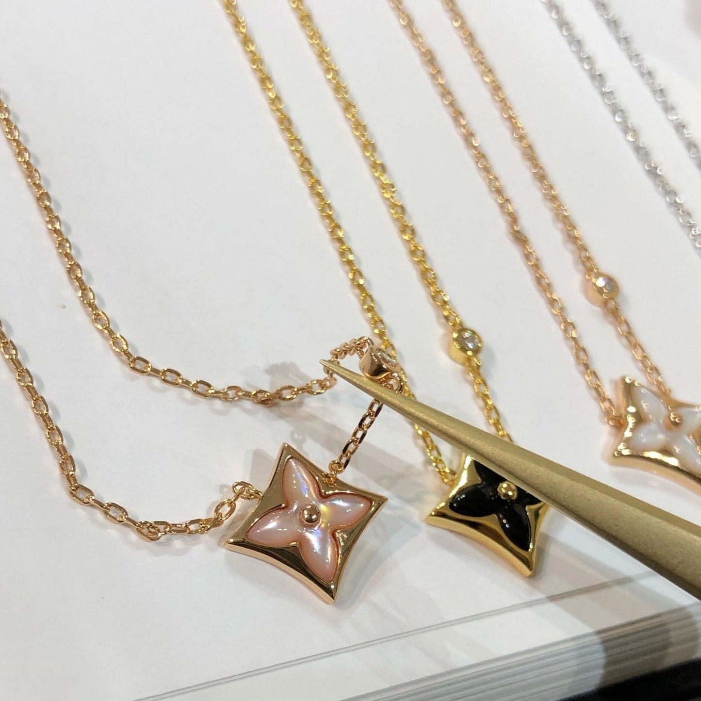 [Elowen Jewels]STAR BLACK MOP NECKLACE