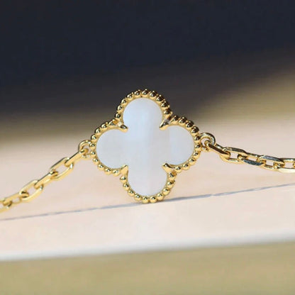 [Elowen Jewels]CLOVER 20 MOTIFS WHITE MOP NECKLACE
