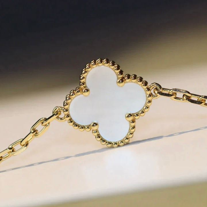[Elowen Jewels]CLOVER 20 MOTIFS WHITE MOP NECKLACE