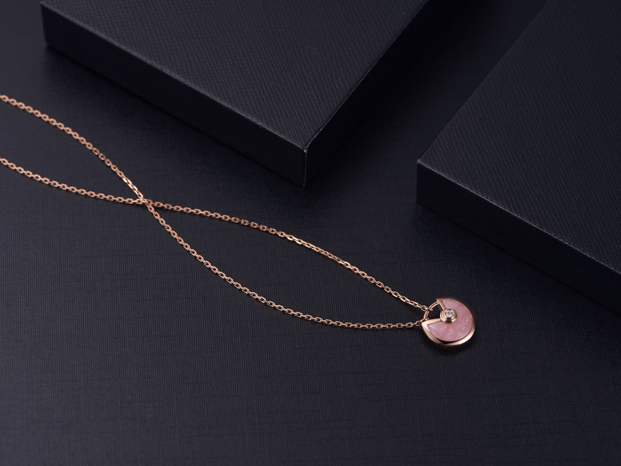 [Elowen Jewels]AMULETTE ROSE GOLD PINK MOP NECKLACE