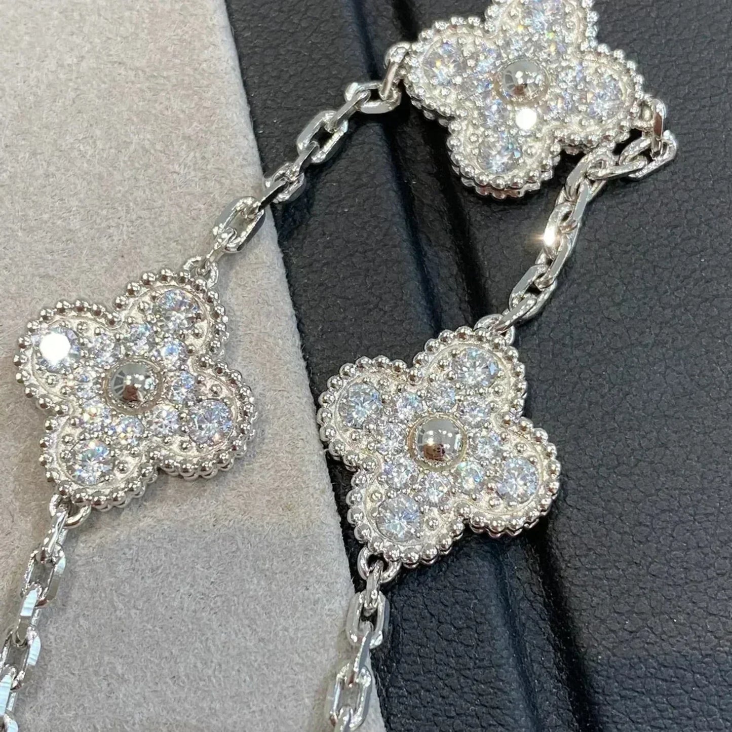 [Elowen Jewels] CLOVER 5 MOTIF FULL DIAMOND BRACELET COLLECTION