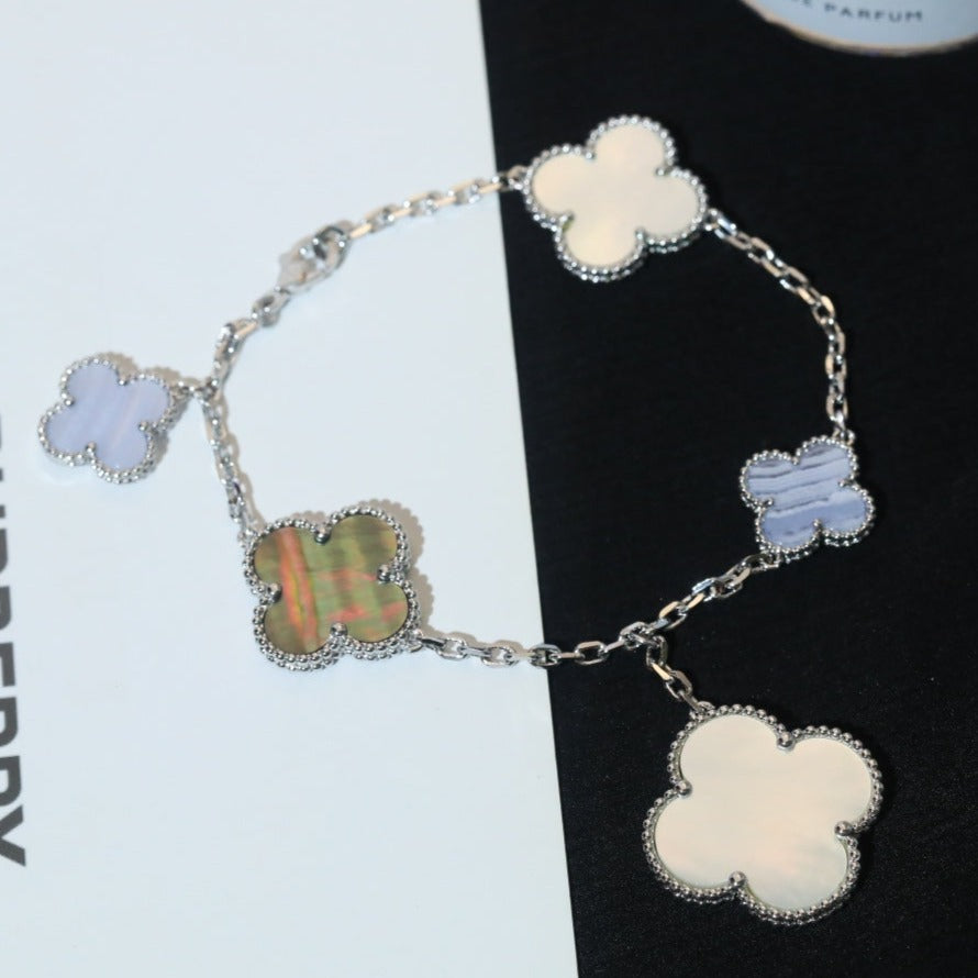 [Elowen Jewels]CLOVER BRACELET 5 MOTIFS MOP CHALCEDONY SILVER