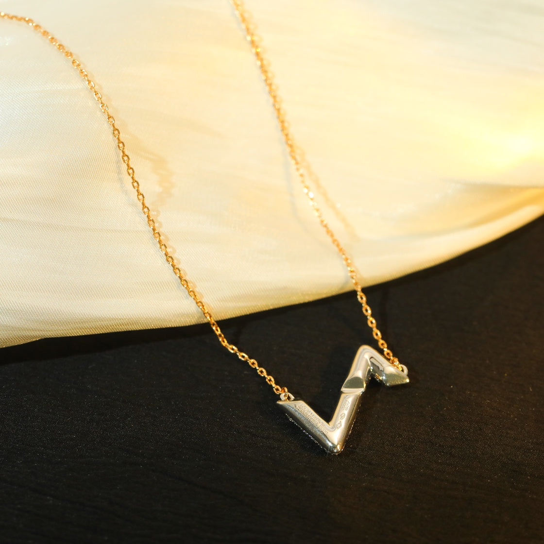 [Elowen Jewels]VOLT SILVER DIAMOND PEDANT NECKLACE