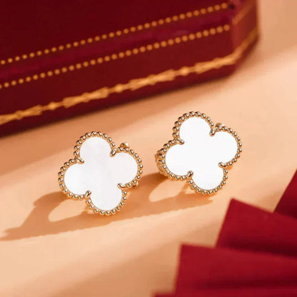 [Elowen Jewels]CLOVER MEDIUM 1 MOTIFS  WHITE MOP STUD EARRINGS