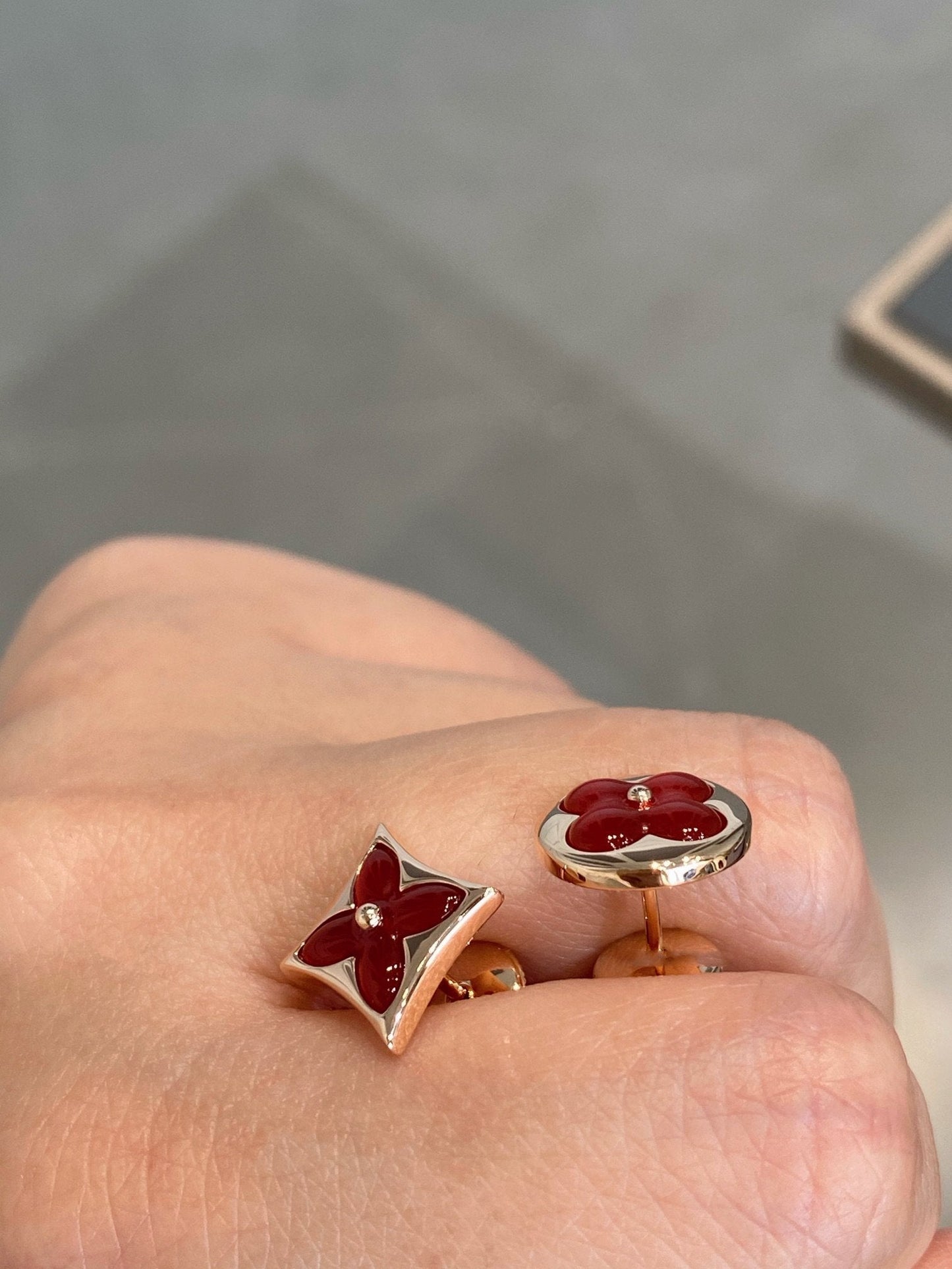 [Elowen Jewels]STAR AND SUN PINK GOLD CARNELIAN STUD EARRINGS