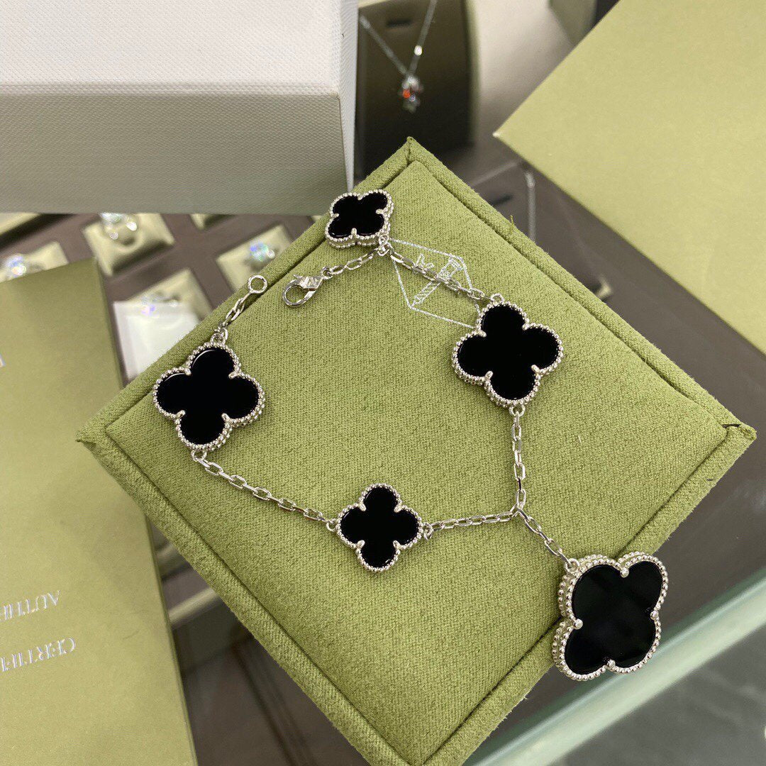 [Elowen Jewels]CLOVER 5 MOTIFS SIVLER ONYX BRACELET
