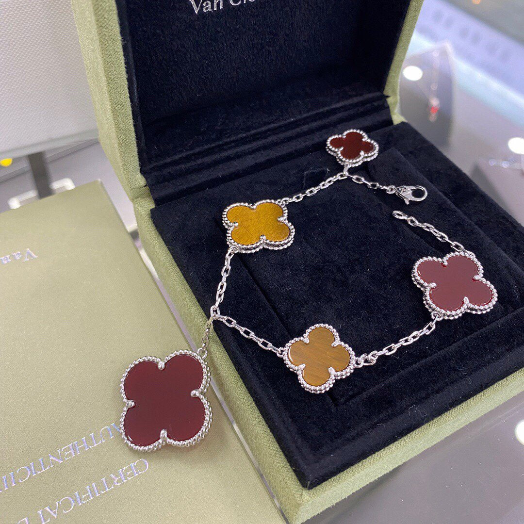 [Elowen Jewels]CLOVER 5 MOTIFS SIVLER CARNELIAN TIGER EYE BRACELET