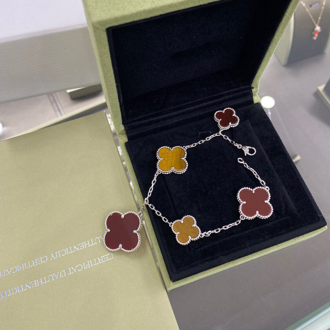 [Elowen Jewels]CLOVER 5 MOTIFS SIVLER CARNELIAN TIGER EYE BRACELET