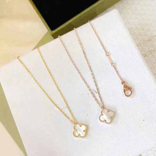 [Elowen Jewels]CLOVER MINI 9.5MM WHITE MOTHER-OF-PEARL NECKLACE