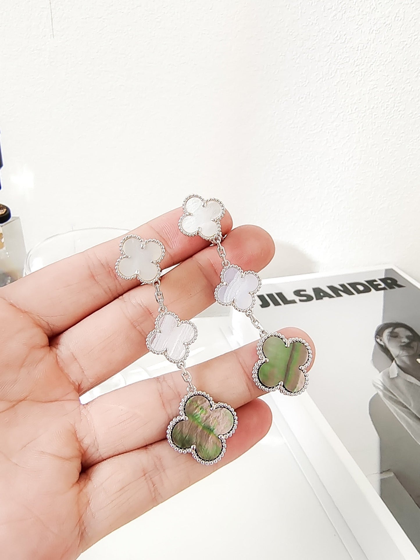 [Elowen Jewels]CLOVER 3 MOTIFS CHALCEDONY DARK MOP SILVER EARRINGS