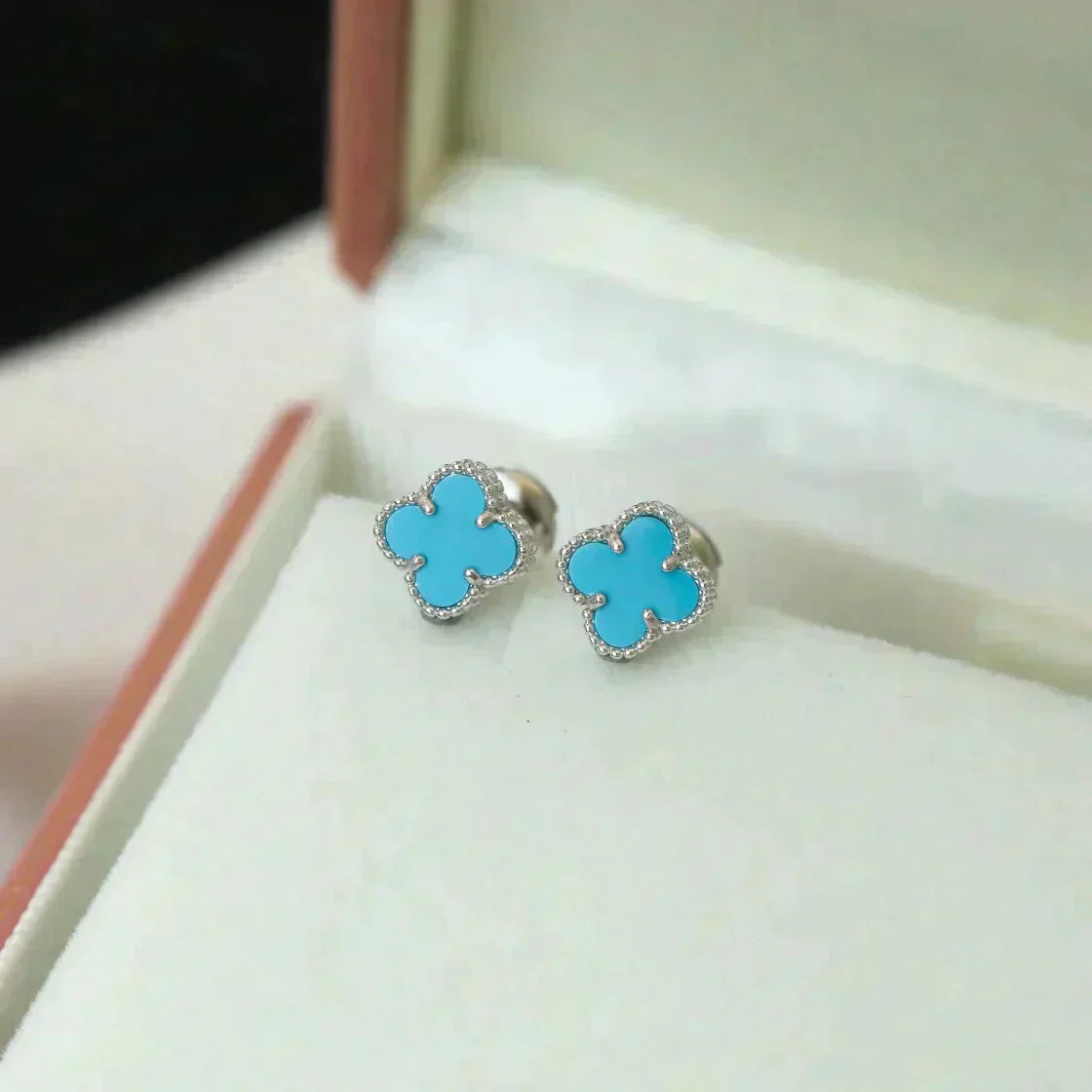 [Elowen Jewels]CLOVER MINI 9.5MM ONYX STUD EARRINGS SILVER