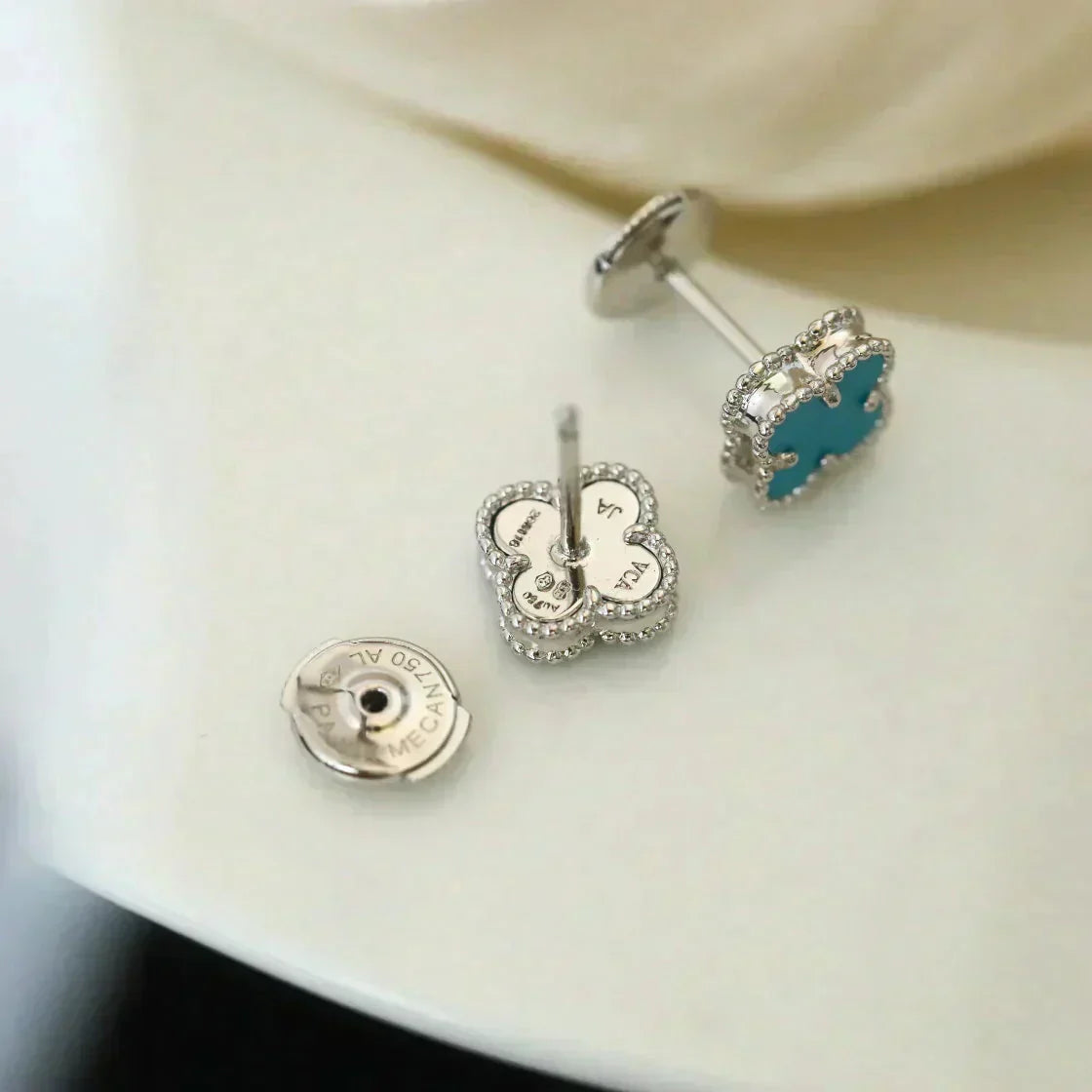[Elowen Jewels]CLOVER MINI 9.5MM ONYX STUD EARRINGS SILVER