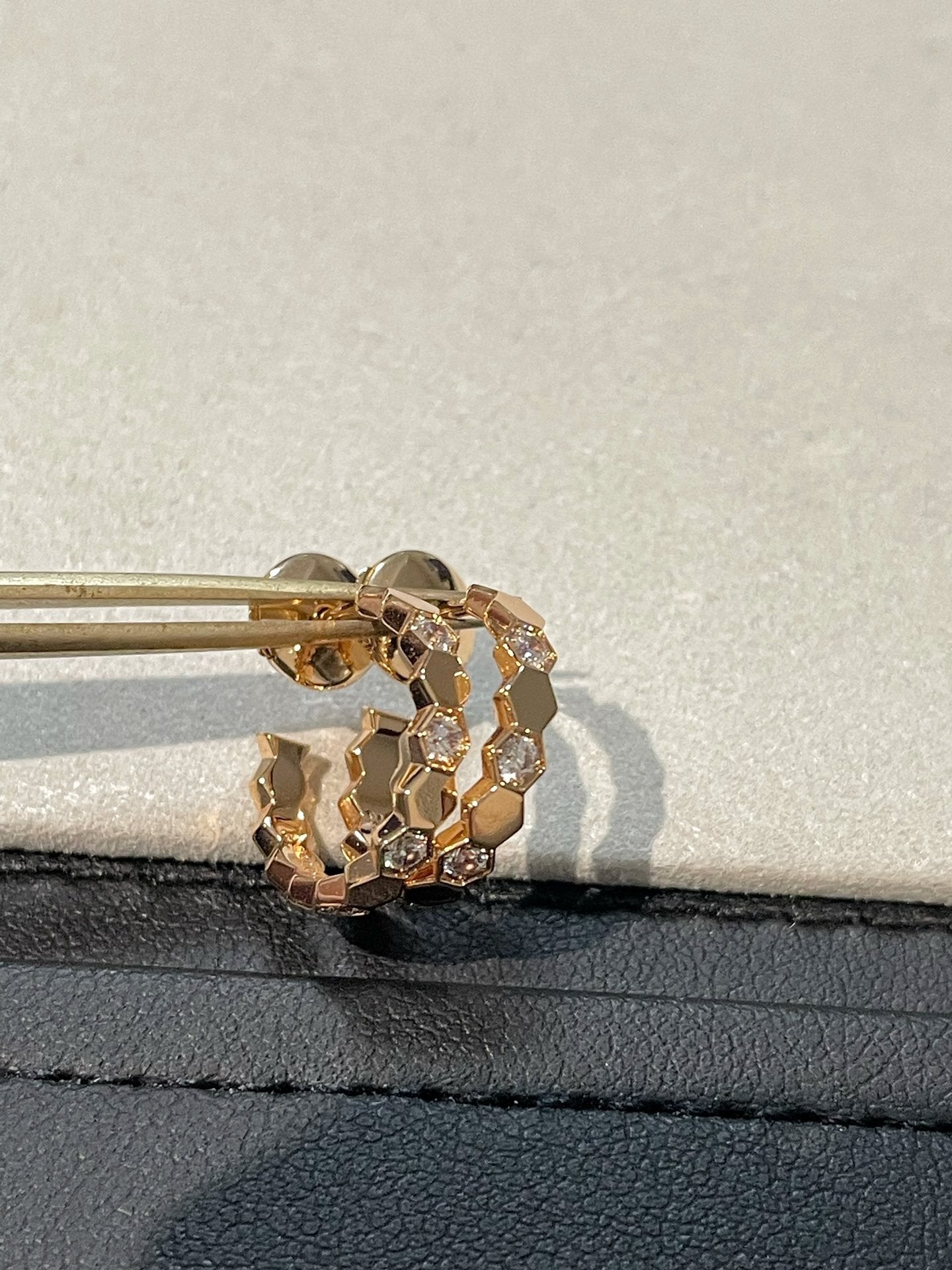 [Elowen Jewels]Hollow Design Four-Leaf Clover Flower Shape Earrings
