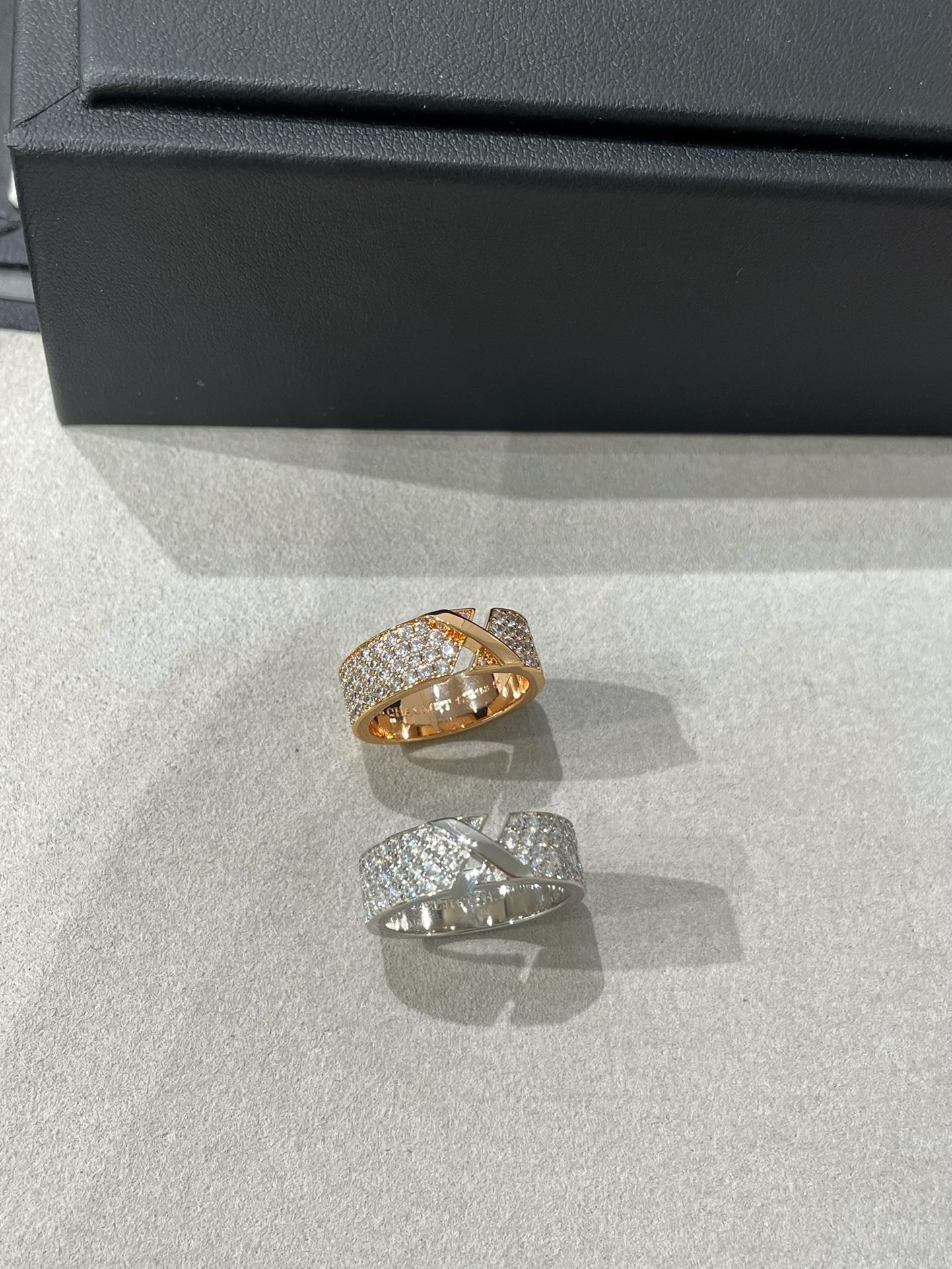 [Elowen Jewels]LIENS EVIDENCE  DIAMOND PAVED RING