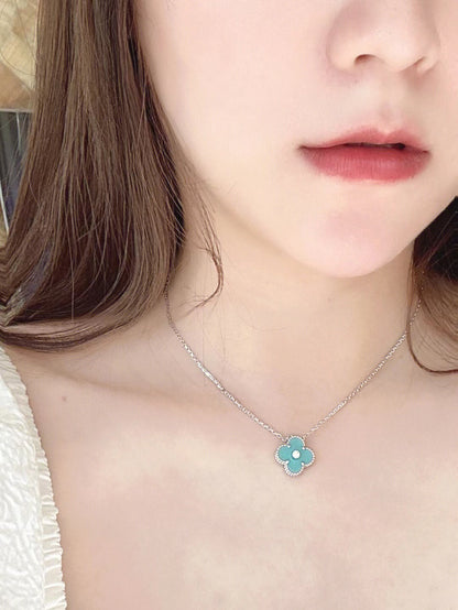 [Elowen Jewels]CLOVER 1 DIAMOND LIGHT BLUE SILVER NECKLACE