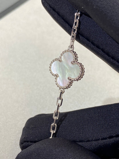 [Elowen Jewels]CLOVER WHITE PEARL MOP 5 MOTIF BRACELET COLLECTION