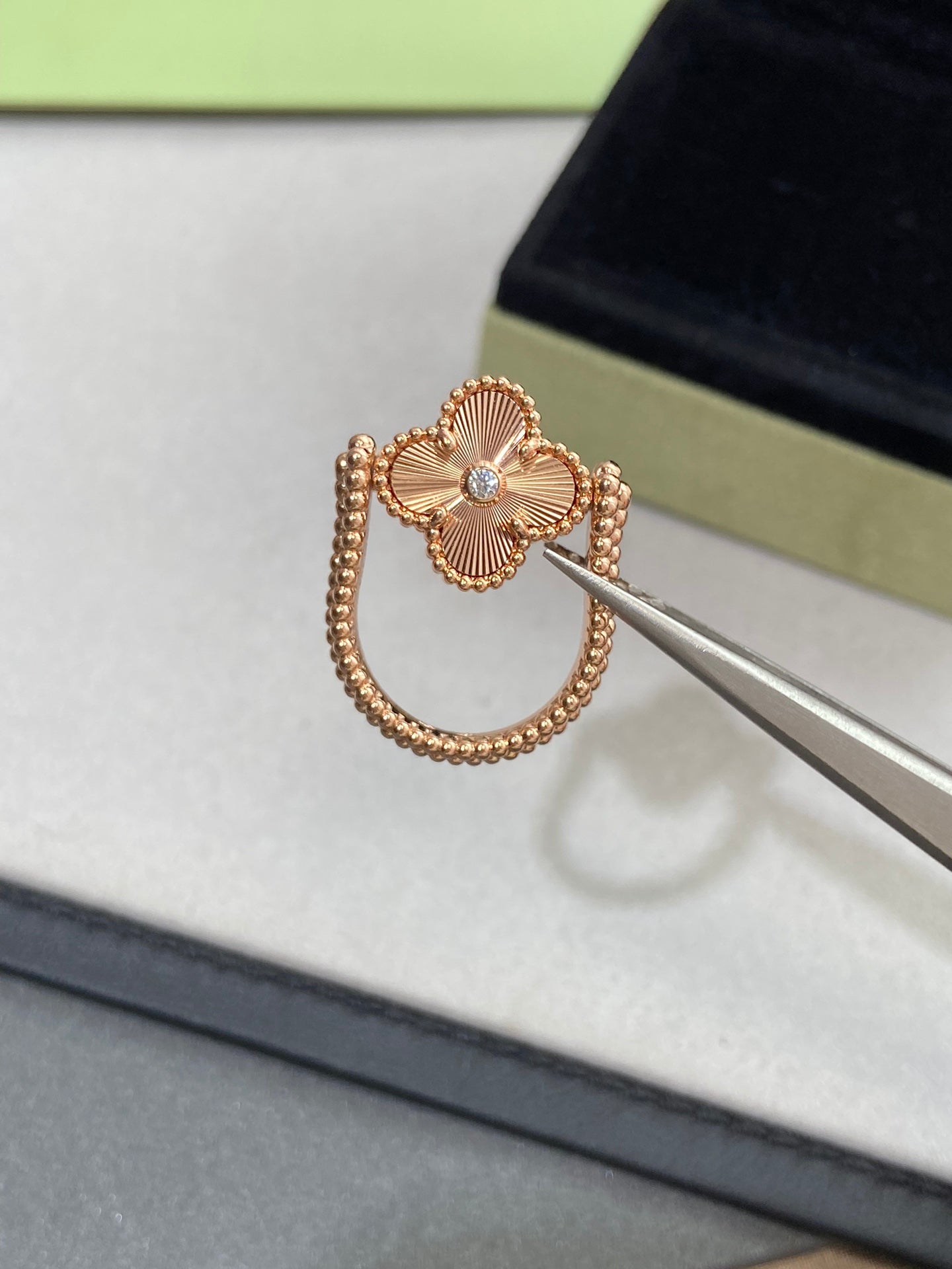 [Elowen Jewels]CLOVER RIVERSIBLE PINK GOLD RING
