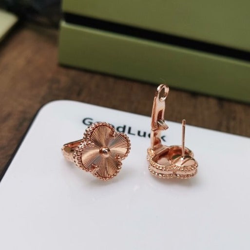 [Elowen Jewels]CLOVER MEDIUM STUD EARRINGS