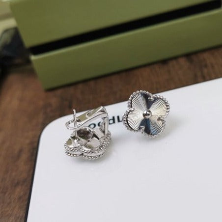 [Elowen Jewels]CLOVER MEDIUM STUD EARRINGS