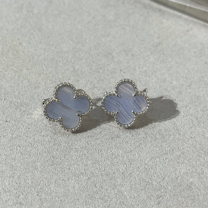 [Elowen Jewels]CLOVER CHALCEDONY SILVER STUD EARRINGS