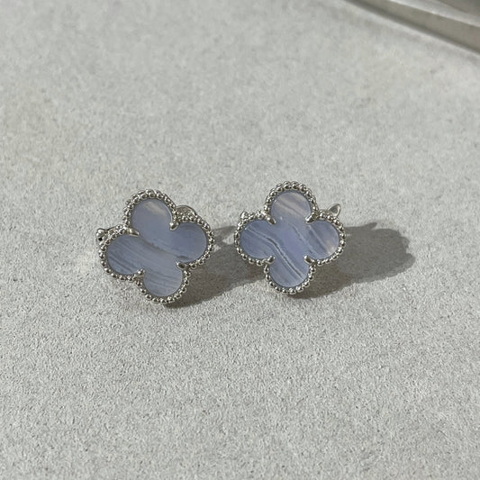 [Elowen Jewels]CLOVER CHALCEDONY SILVER STUD EARRINGS