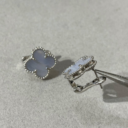[Elowen Jewels]CLOVER CHALCEDONY SILVER STUD EARRINGS