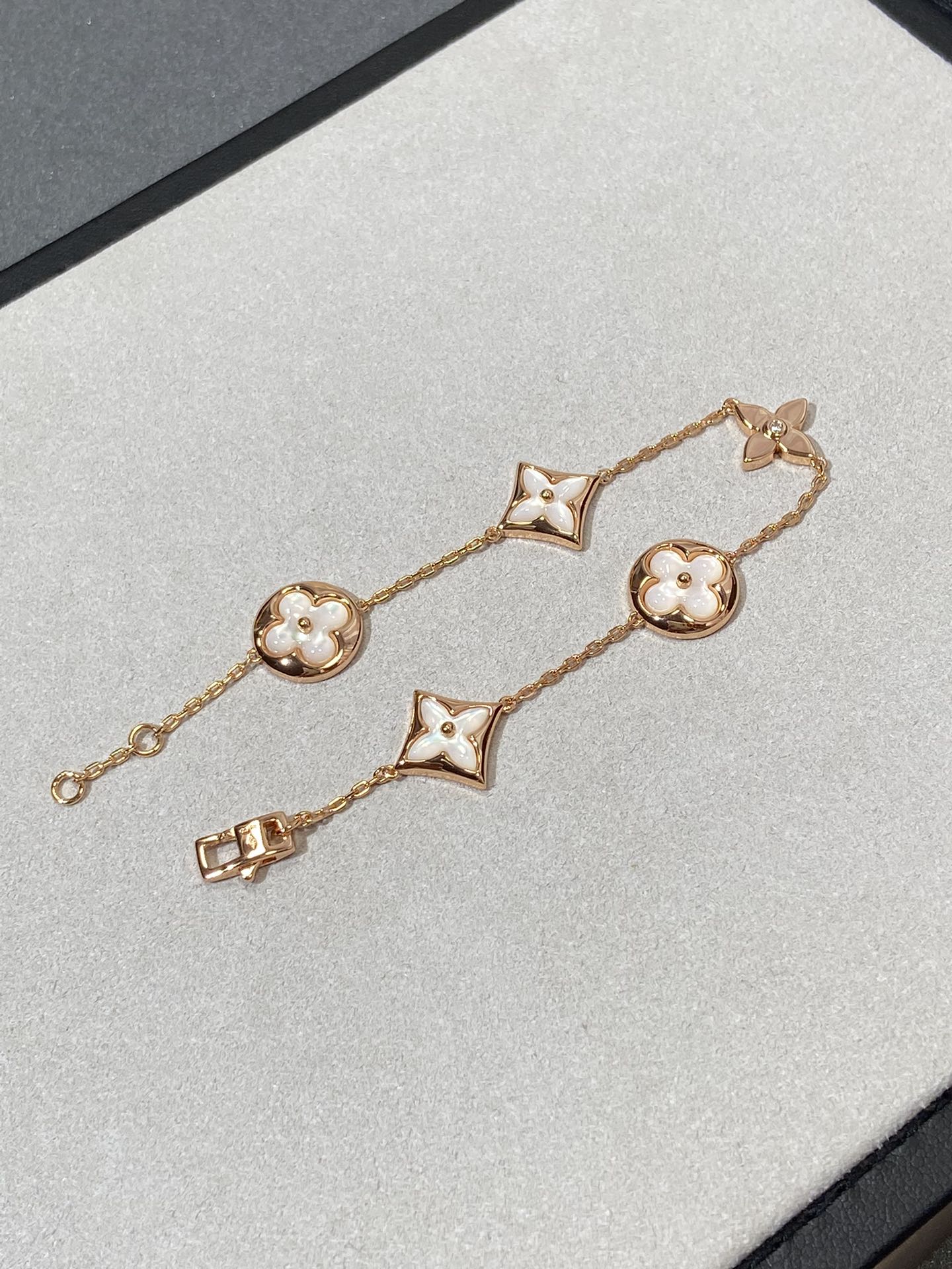 [Elowen Jewels]STAR AND SUN 5 MOTIF MOP PINK GOLD BRACELET