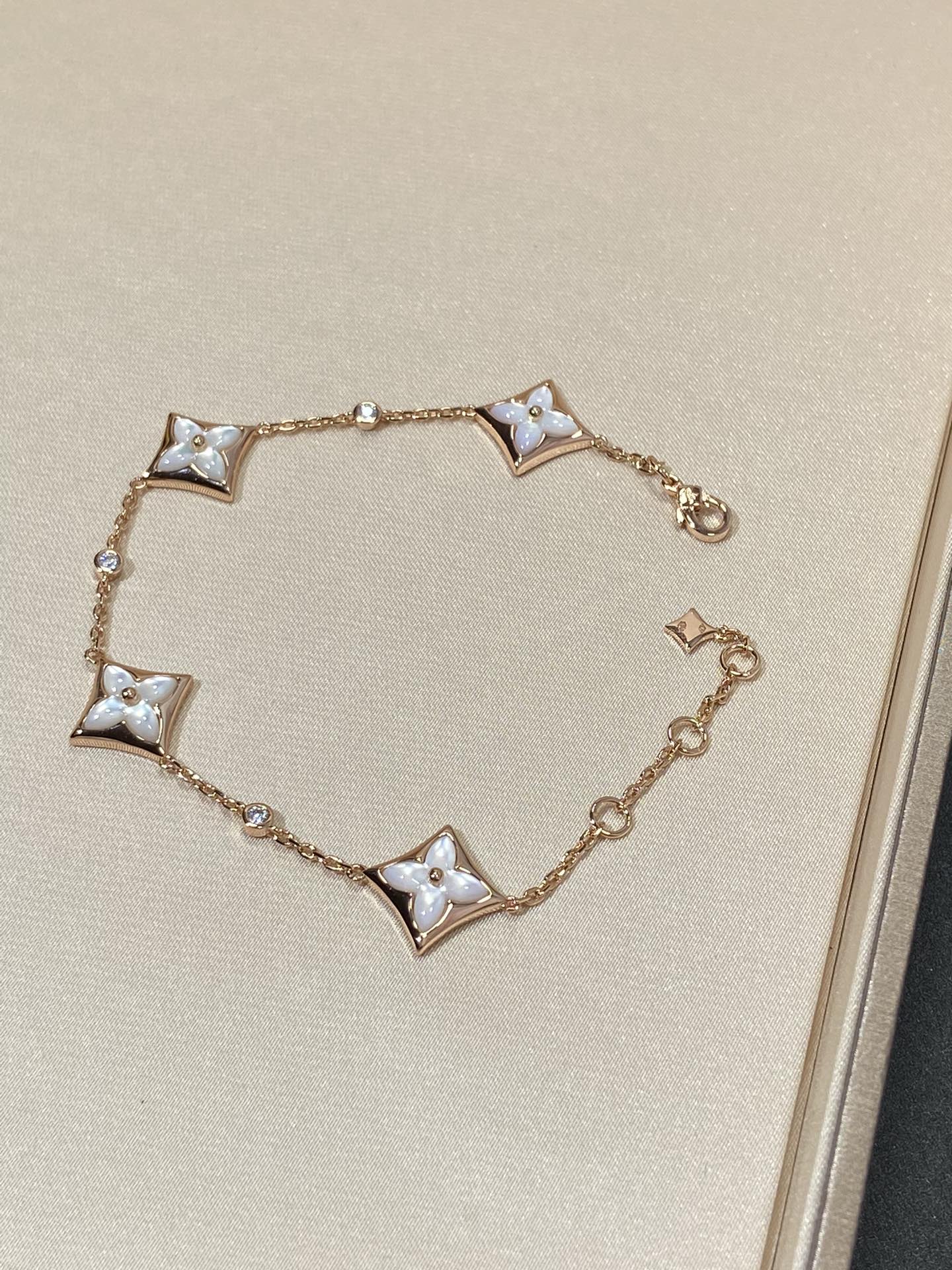 [Elowen Jewels]STAR 4 MOTIF MOP DIAMOND PINK GOLD BRACELET