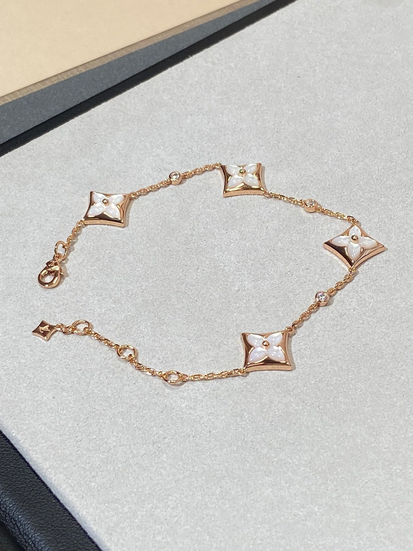 [Elowen Jewels]STAR 4 MOTIF MOP DIAMOND PINK GOLD BRACELET