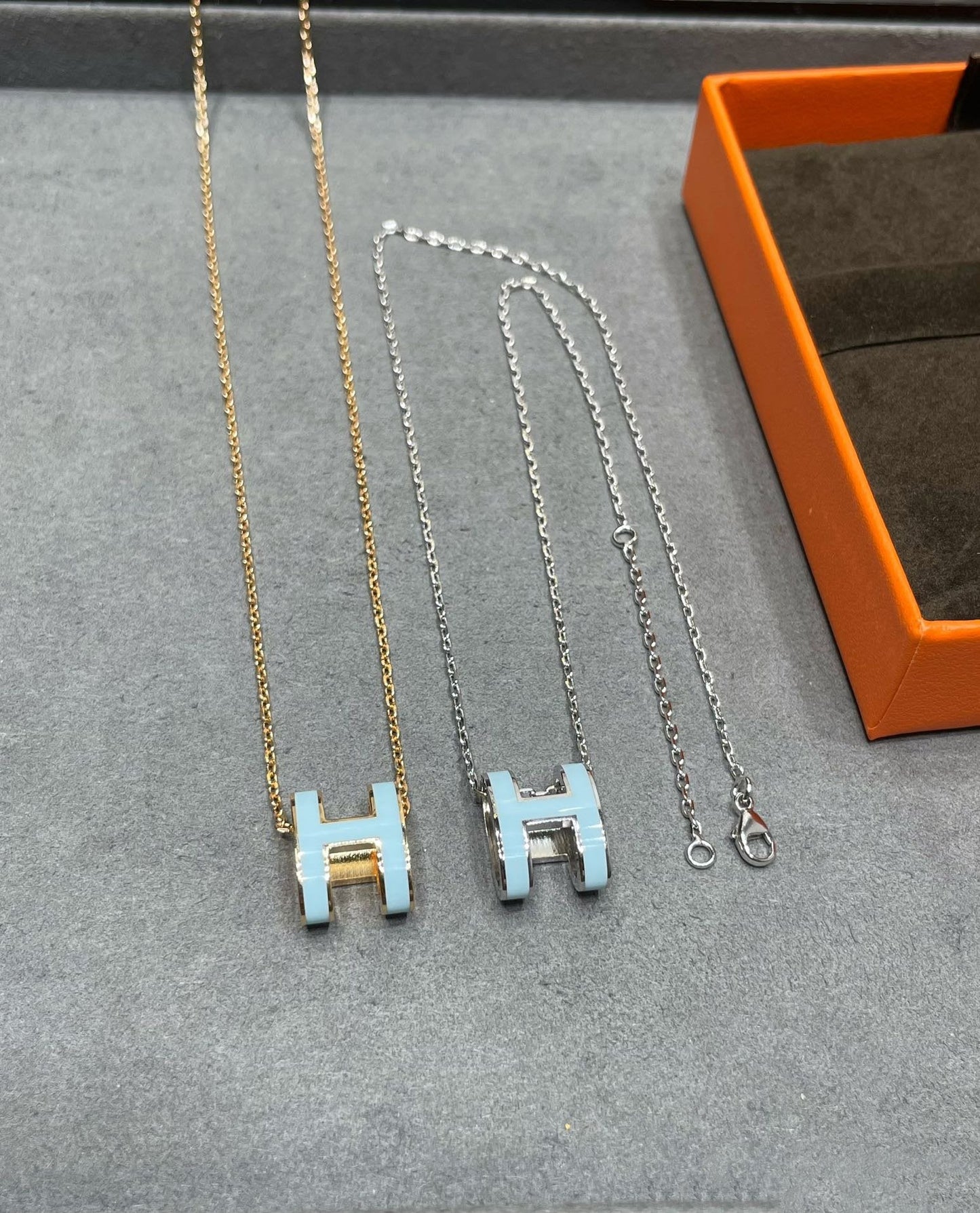 [Elowen Jewels]POP H SKY BLUE NECKLACE