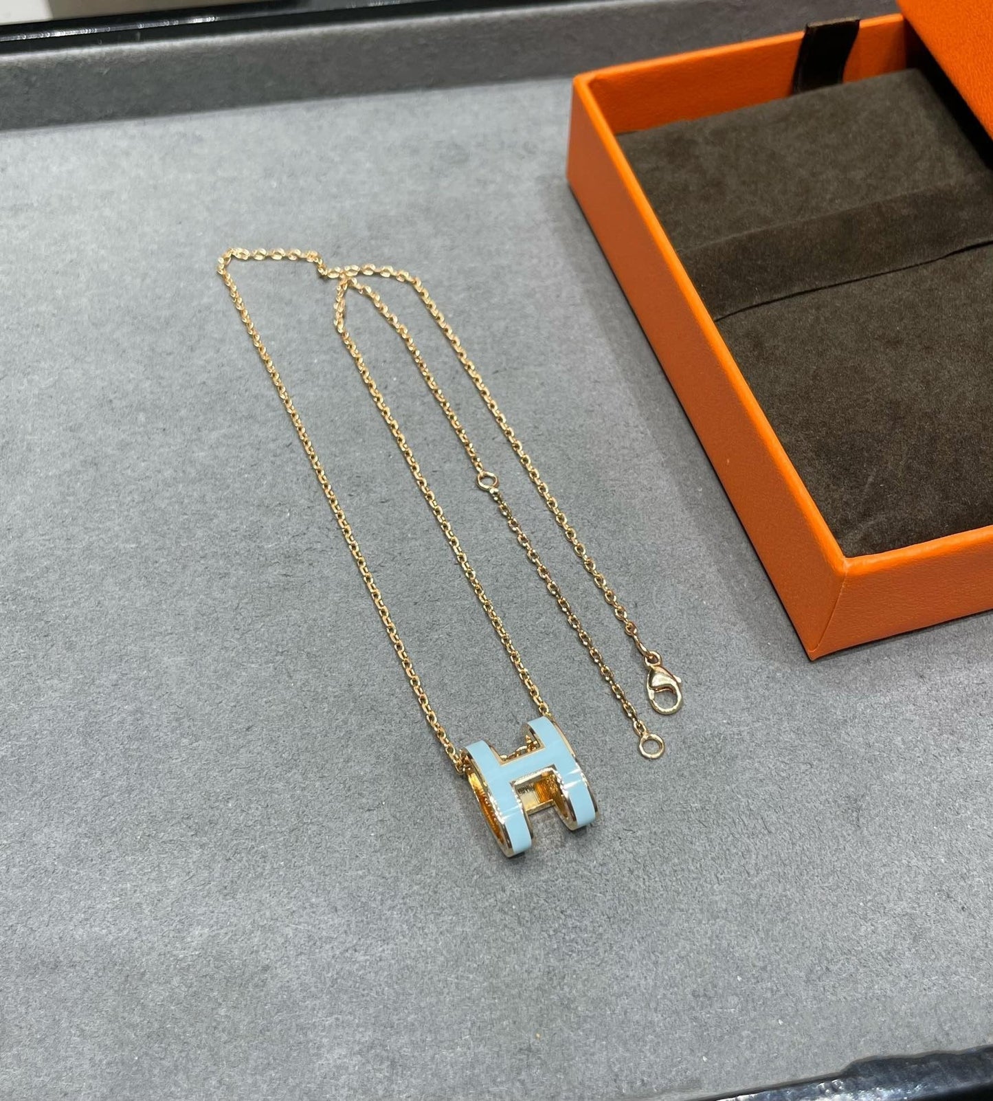 [Elowen Jewels]POP H SKY BLUE NECKLACE