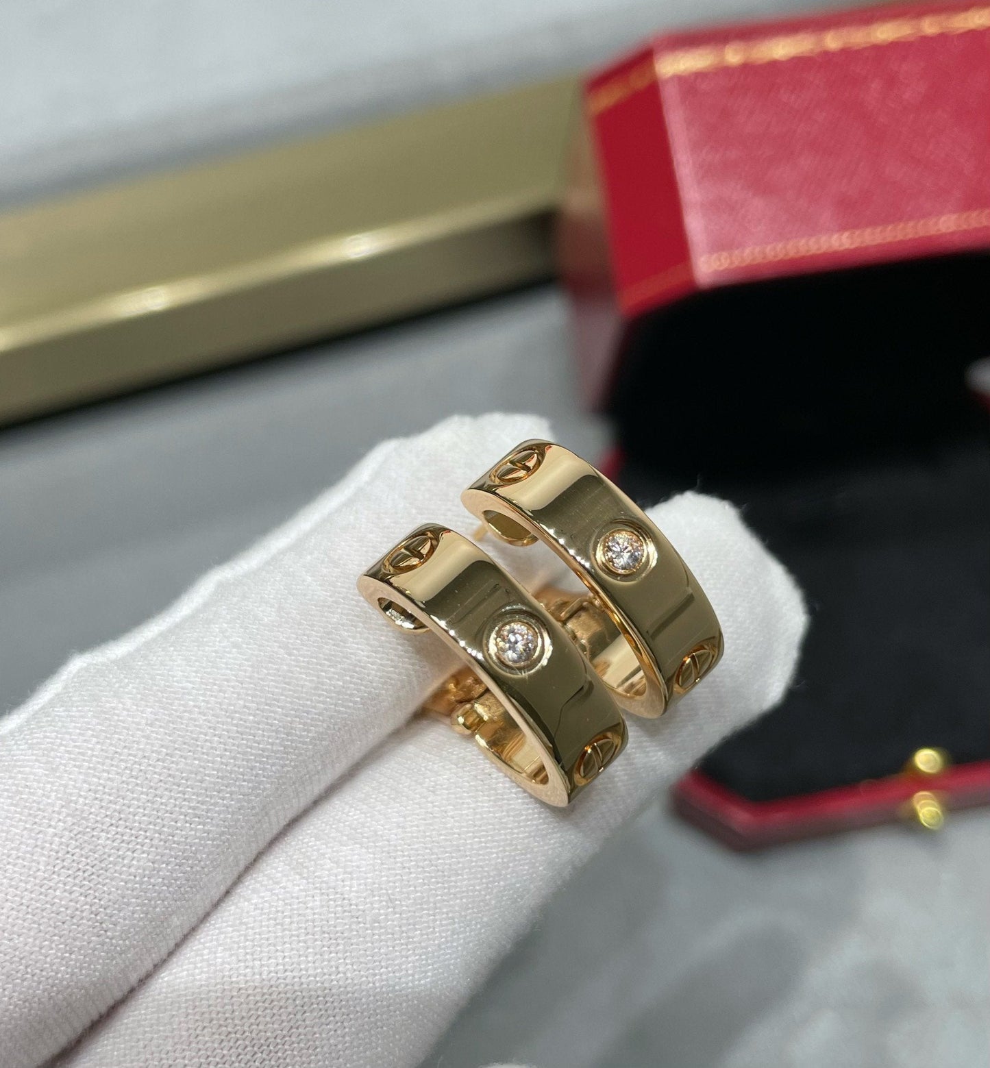 [Elowen Jewels]LOVE 5.5MM 1 DIAMOND EARRINGS
