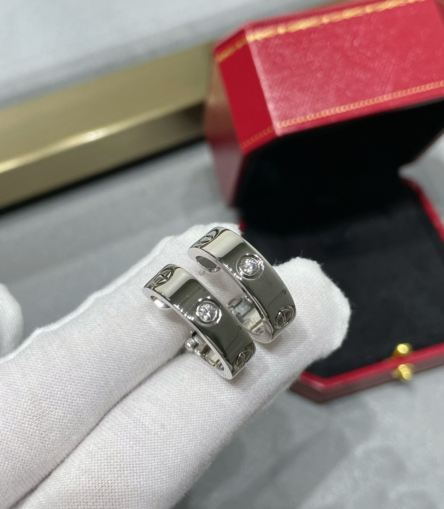 [Elowen Jewels]LOVE 5.5MM 1 DIAMOND EARRINGS