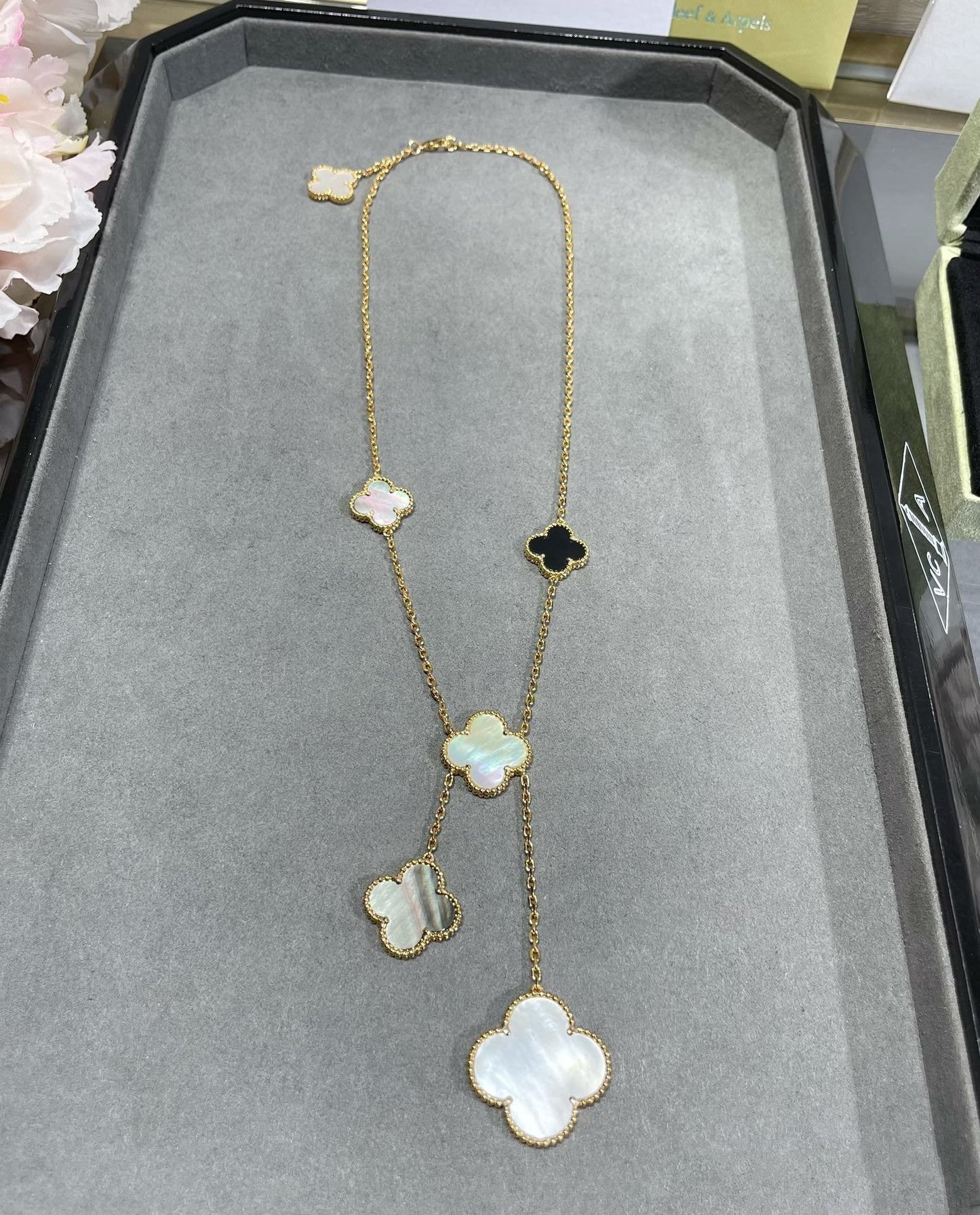 [Elowen Jewels]CLOVER 6 MOTIF MOP ONYX GOLD NECKLACE