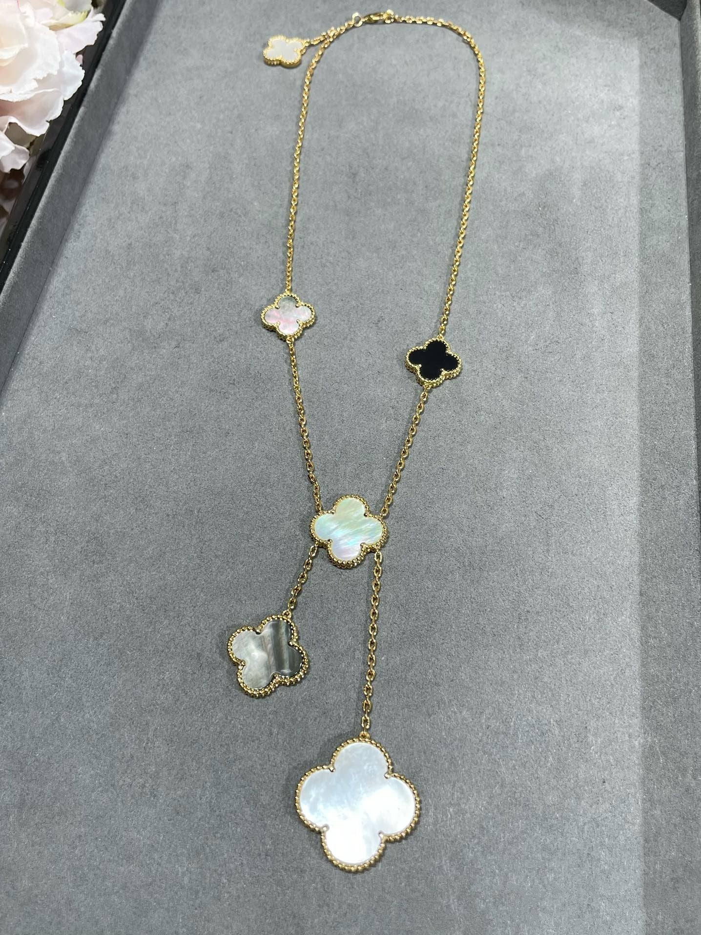[Elowen Jewels]CLOVER 6 MOTIF MOP ONYX GOLD NECKLACE