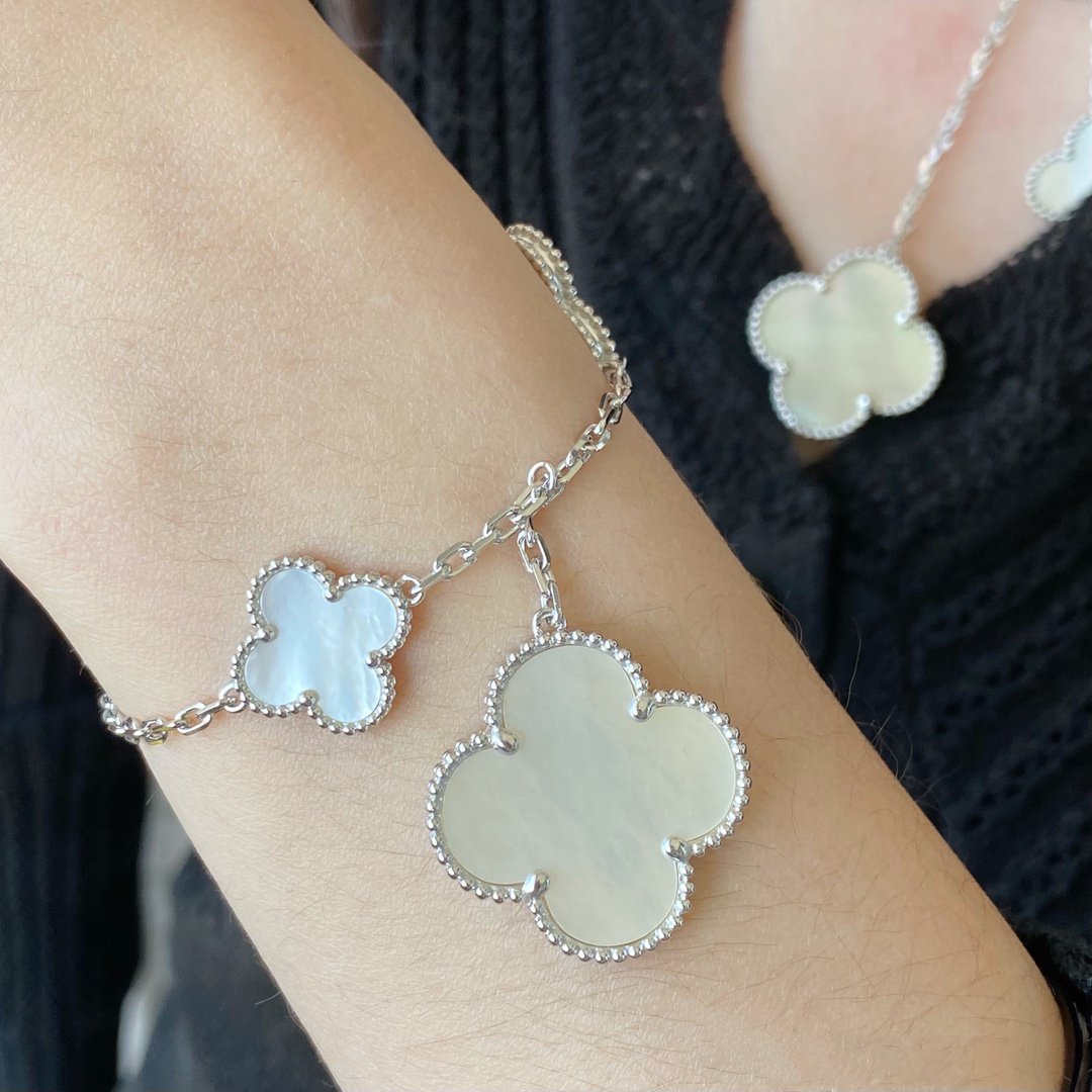 [Elowen Jewels]CLOVER 5 MOTIF WHITE MOP SILVER BRACELET