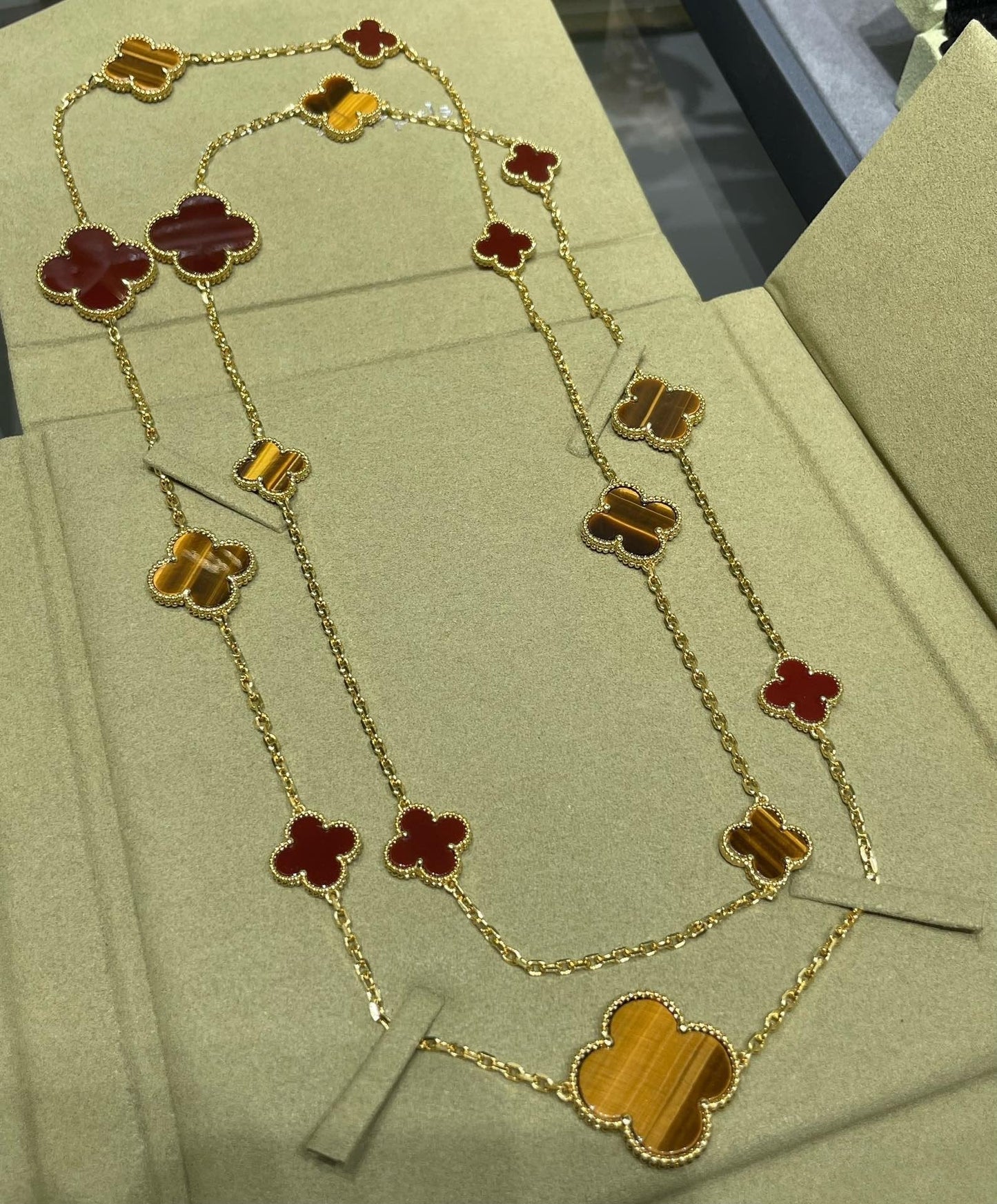 [Elowen Jewels]CLOVER 16 MOTIF CARNELIAN TIGER EYE ROSE GOLD NECKLACE
