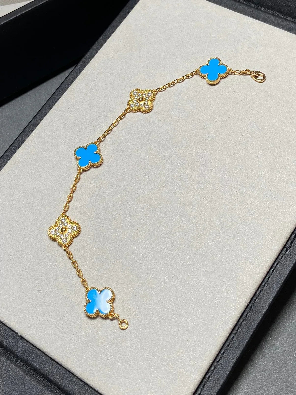 [Elowen Jewels] CLOVER 5 MOTIF BLUE AGATE BRACELET COLLECTION