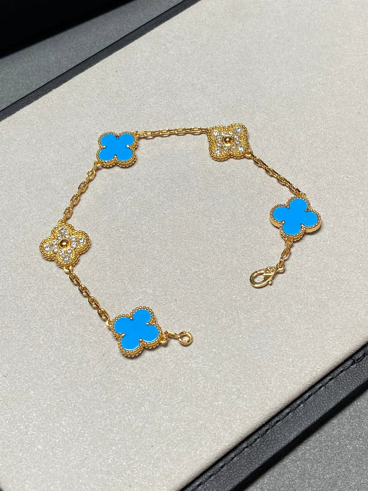 [Elowen Jewels] CLOVER 5 MOTIF BLUE AGATE BRACELET COLLECTION