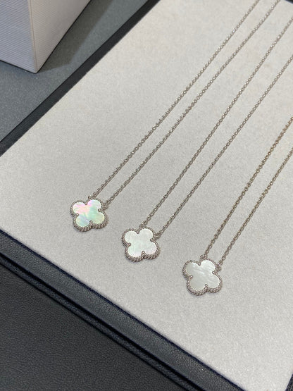 [Elowen Jewels]CLOVER MEDIUM SILVER WHITE MOP NECKLACE