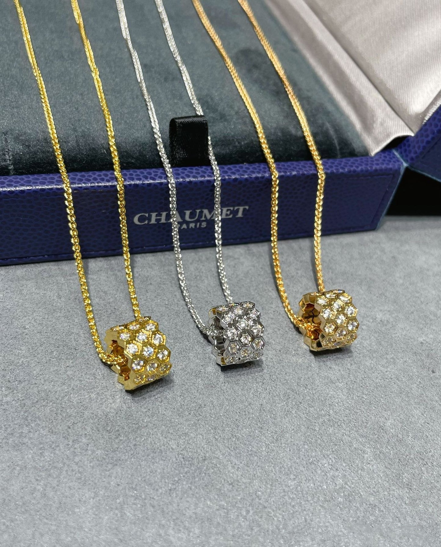 [Elowen Jewels]BEE LOVE DIAMOND PAVED 3 ROW NECKLACE