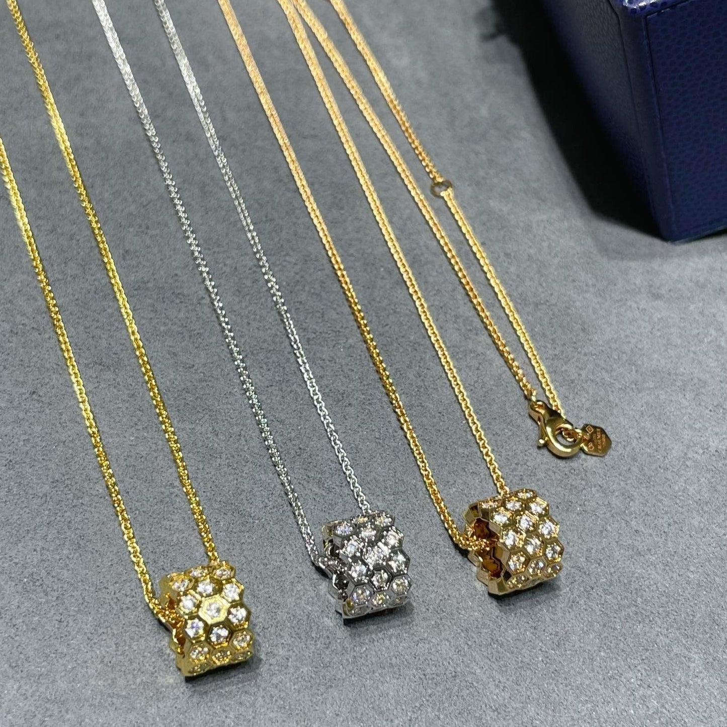 [Elowen Jewels]BEE LOVE DIAMOND PAVED 3 ROW NECKLACE