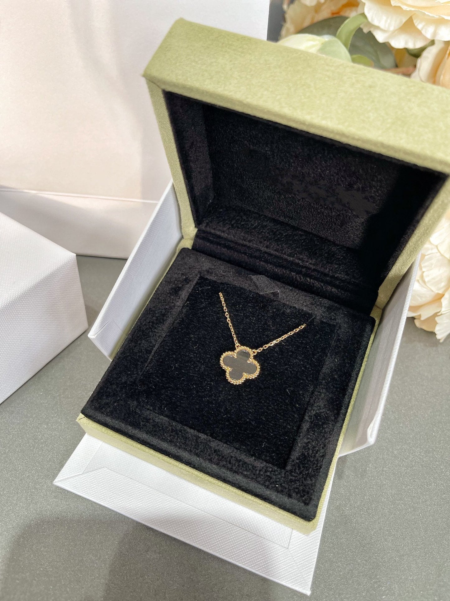 [Elowen Jewels]CLOVER ROCK CRYSTAL ROSE GOLD NECKLACE