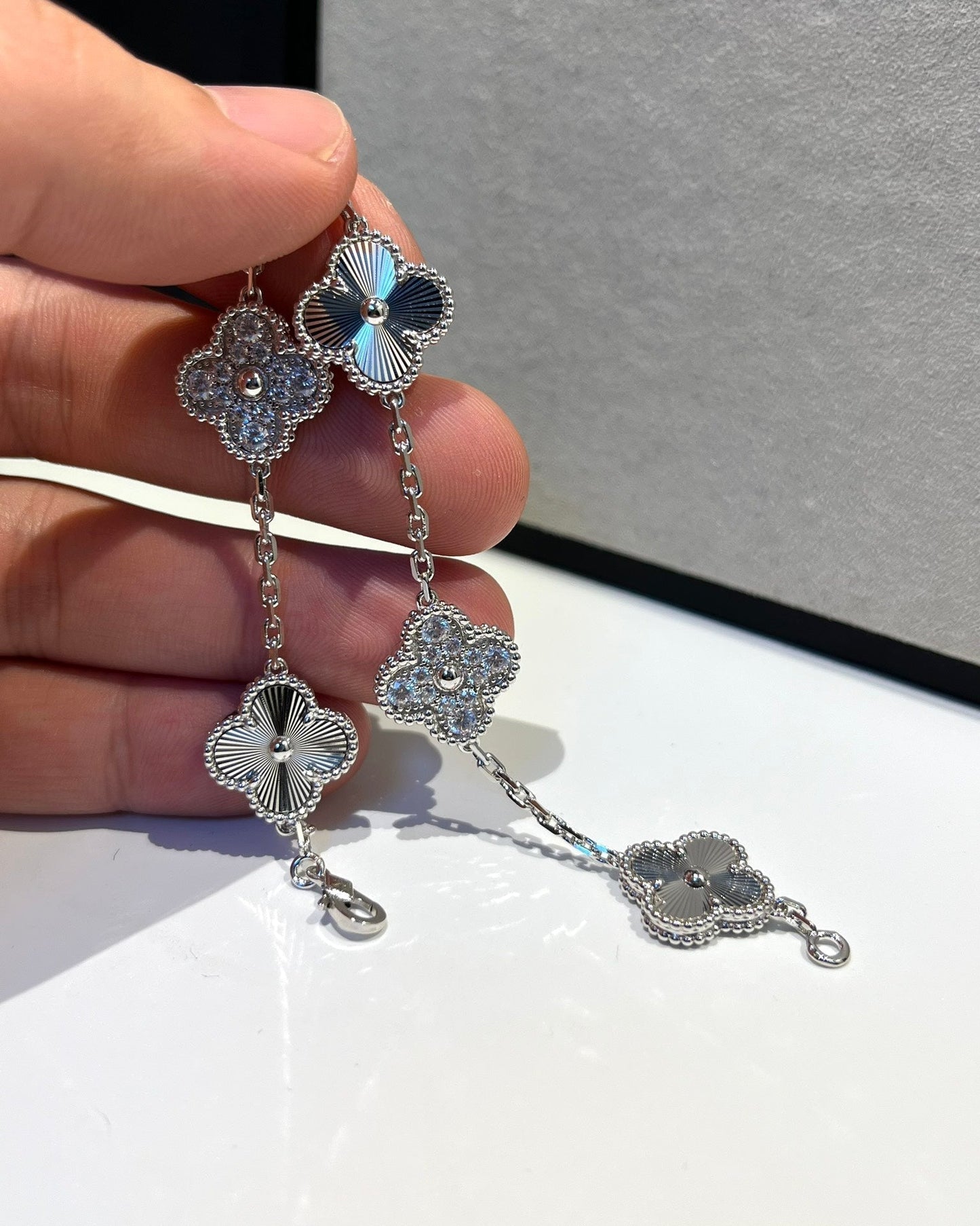 [Elowen Jewels] CLOVER 5 MOTIF LASER BRACELET COLLECTION