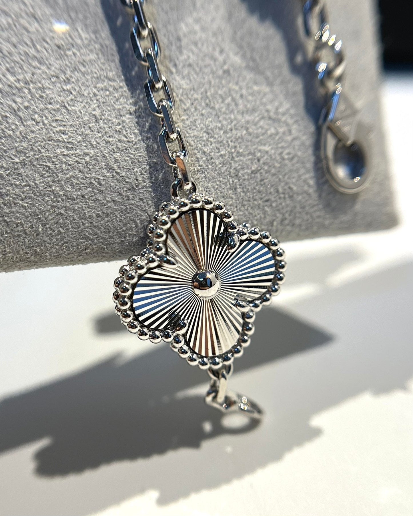 [Elowen Jewels] CLOVER 5 MOTIF LASER BRACELET COLLECTION